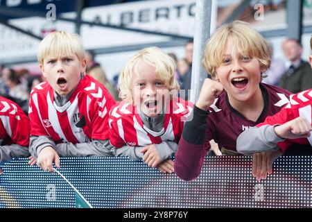 Haderslev, Dänemark. Oktober 2024. SoenderjyskE Unterstützung beim Super League Spiel zwischen SoenderjyskE und FC Nordsjaelland im Sydbank Park in Haderslev am Sonntag, 6. Oktober 2024. (Foto: Claus Fisker/Ritzau Scanpix) Credit: Ritzau/Alamy Live News Stockfoto