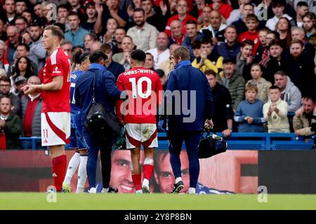 London, Großbritannien. Oktober 2024. Morgan Gibbs-White von Nottingham Forest verlässt das Feld am 6. Oktober 2024 beim Spiel Chelsea FC gegen Nottingham Forest FC English Premier League in Stamford Bridge, London, England, Großbritannien. Credit: Every Second Media/Alamy Live News Stockfoto