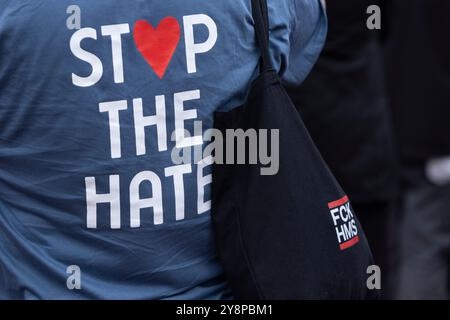 Glasgow, Schottland, 6. Oktober 2024. Bring them Home Now Schottland (BTHNS) und Glasgow Friends of Israel (GFI) gedenken des ersten Jahrestages des Gaza-Krieges, eines Konflikts, der das Leben zahlreicher Israelis und Palästinenser tief getroffen hat, denen am 6. Oktober 2024 eine Gegendemonstration von Pro-Palästina- und Pro-Libanon-Anhängern in Glasgow (Schottland) gegenübersteht. Foto: Jeremy Sutton-Hibbert/ Alamy Live News. Stockfoto