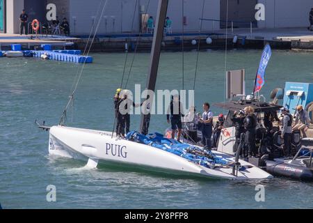 Barcelona, Spanien; 29. September 2024: Puig Women's America's Cup. Deutschlands Mannschaftstraining für die erste Frauenregatta in diesem Wettbewerb. Besatzung im Gespräch Stockfoto