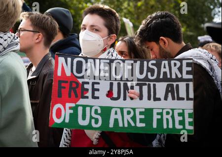 Am 5. Oktober 2024 marschierten Tausende von Menschen durch Zentral-London, um Palästina zu unterstützen, und forderten einen Waffenstillstand und das Ende der Bombardierung von GA Stockfoto