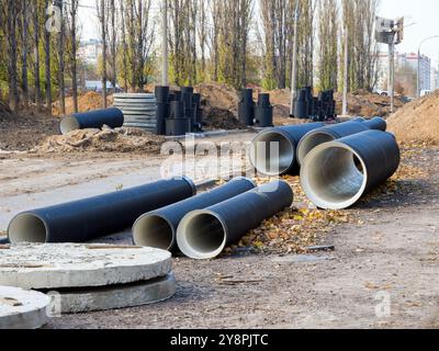 Vorbereitung zur Verlegung unterirdischer Abwasserleitungen Stockfoto