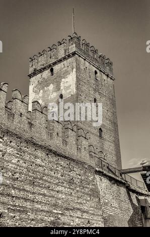 Blick auf Castelvecchio, alias Scaliger Castle, Wahrzeichen in Verona, Italien Stockfoto