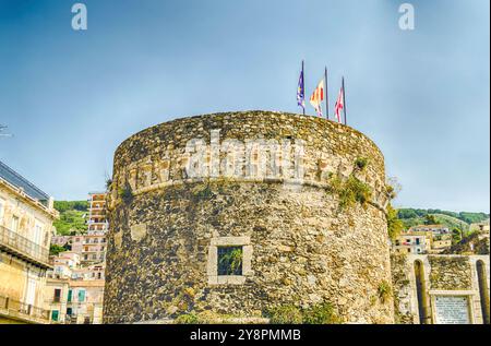Aragonesisches Schloss, malerisches Wahrzeichen in Pizzo Calabro, Italien Stockfoto