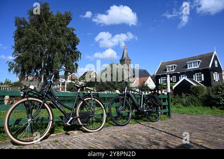 Marken, Niederlande - 25. August 2024: Marken ist ein Dorf in der Region Waterland und Zaan in Nordholland, Niederlande auf einer Halbinsel in der IJsselme Stockfoto