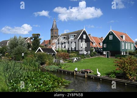 Marken, Niederlande - 25. August 2024: Marken ist ein Dorf in der Region Waterland und Zaan in Nordholland, Niederlande auf einer Halbinsel in der IJsselme Stockfoto