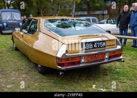 1974 Citroen SM, ausgestellt im Bicester Heritage Scramble am 6. Oktober 2024. Stockfoto