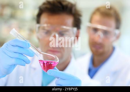 Forscher, biologisches Testlabor, Tecnalia Foundation, Technologie- und Forschungszentrum, San Sebastian Technologiepark, Donostia, Gipuzkoa, Baskenland, Spanien. Stockfoto