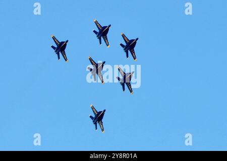 US Navy Jets Formation auf der Flugschau über Cleveland während des Labor Day Wochenendes 2024 Stockfoto