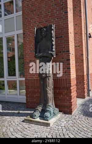 Bremen, Deutschland - 1. September 2024 - Backsteinhäuser am Teerhof an einem sonnigen Sommertag Stockfoto