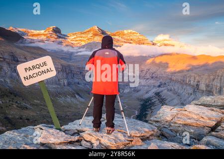Blick auf das Ordesa-Tal vom Aussichtspunkt - Balcones de Ordesa -, Nationalpark von Ordesa und Monte Perdido, Huesca, Spanien Stockfoto