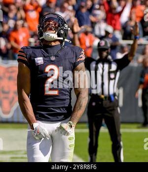 Chicago, Usa. Oktober 2024. Chicago Bears Wide Receiver DJ Moore (2) feiert am Sonntag, den 6. Oktober 2024, einen Touchdown gegen die Carolina Panthers im Soldier Field in Chicago. Foto: Mark Black/UPI Credit: UPI/Alamy Live News Stockfoto