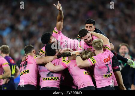 Sydney, Australien, 6. Oktober 2024. Penrith-Spieler reagieren auf den Sieg im Grand Final des NRL-Spiels zwischen Panthers und Storm im Accor Stadium am 06. Oktober 2024 in Sydney. Quelle: Pete Dovgan/Speed Media/Alamy Live News Stockfoto