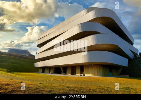 Gebäude, Baskisches Kulinarisches Zentrum, Fakultät für Gastronomie und Zentrum für Forschung und Innovation in Lebensmittel und Gastronomie, Mondragon University, Donostia, San Sebastian, Gipuzkoa, Baskenland, Spanien, Europa. Stockfoto