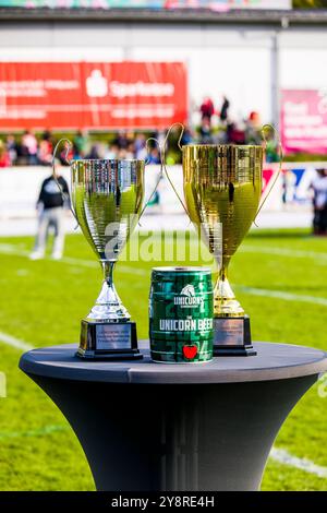 Schwaebisch Hall Deutschland. 06. Oktober 2024 Deutsche Fußball-Liga, Damenbundesliga, Ladies Bowl, Stuttgart Scorpion Schwestern - Schwäbisch Hall Einhörner in der Optima in der Schwäbisch Hall Deutschland am 06.Okt. 2024, die Trophäen in der Damenschale 2024 Stockfoto