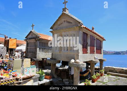 Horreos, Combarro, Poio, Ria de Pontevedra, Provinz Pontevedra, Galizien, Spanien. Stockfoto