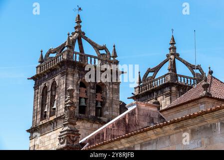 Architektonische Details der gotischen Kathedrale in Braga, Portugal Stockfoto