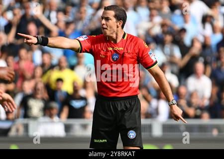 Schiedsrichter Giovanni Ayroldi während des 7. Tages der Serie A Meisterschaft zwischen S.S. Lazio und Empoli F.C. im Olympiastadion am 6. Oktober 2024 in Rom, Italien. Stockfoto