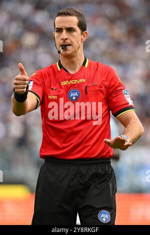 Schiedsrichter Giovanni Ayroldi während des 7. Tages der Serie A Meisterschaft zwischen S.S. Lazio und Empoli F.C. im Olympiastadion am 6. Oktober 2024 in Rom, Italien. Stockfoto