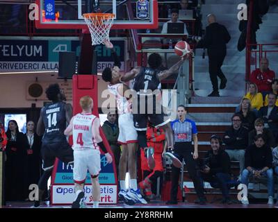 Varese, Italien. Oktober 2024. 01 Christian Vital Bertram Derthona Tortona während des LBA Italy Championship Matches zwischen Openjobmetis Varese und Bertram Derthona Tortona, in Varese, Italien, am 5. Oktober 2024 (Foto: Fabio Averna/SIPA USA) Credit: SIPA USA/Alamy Live News Stockfoto