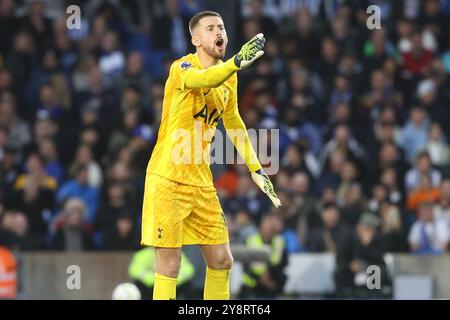 Guglielmo Vicario in Aktion für Tottenham Hotspur FC im AMEX Stadium in Brighton Stockfoto