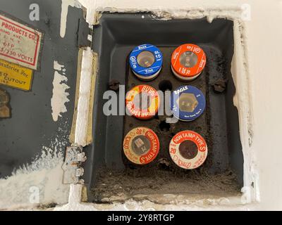 Stilllebensdauer des Vintage-Sicherungskastens aus Glas Stockfoto