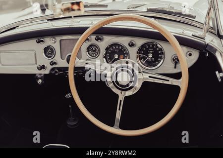 Innenraum eines Oldtimers Stockfoto