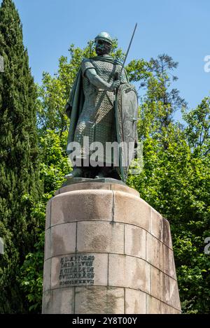 Statue des berühmten earl Dom Afonso Henriques in Guimaraes, dem ersten König von Portugal Stockfoto