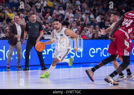 Madrid, Madrid, Spanien. Oktober 2024. Facundo Campazzo beim Sieg von Real Madrid über Casademont Zaragoza 101 - 95 in Liga Endesa 2024/25 reguläres Saisonspiel (Tag 2) im Wizink Center. (Kreditbild: © Juan Carlos GarcÃ-A Mate/Pacific Press via ZUMA Press Wire) NUR REDAKTIONELLE VERWENDUNG! Nicht für kommerzielle ZWECKE! Stockfoto