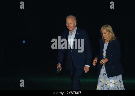 Washington, Usa. Oktober 2024. US-Präsident Joe Biden und First Lady Jill Biden kommen am Sonntag, den 6. Oktober 2024, auf dem Südrasen im Weißen Haus in Washington, DC an. Foto: Annabelle Gordon/Pool/ABACAPRESS. COM via Pool Credit: Abaca Press/Alamy Live News Stockfoto