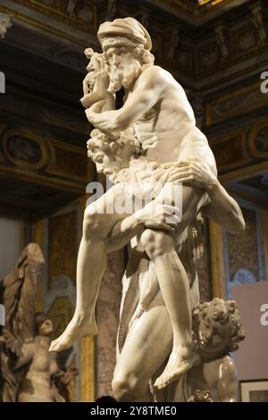 Rom, Italien, 28. Dezember 2023: Galleria Borghese Museum, Aeneas, Anchises und Ascanius von Gian Lorenzo Bernini, 1619, weißer Marmor, Europa Stockfoto