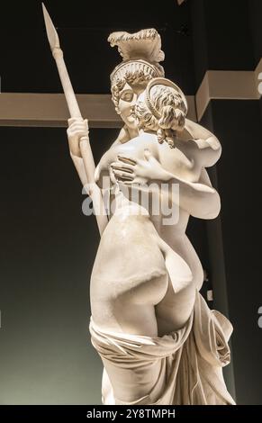 Bassano del Grappa, Italien, Dezember 2022: Venus und Mars von Antonio Canova, 1816. Vorstellung von Liebe, Paar, Eros, Frieden in der klassischen Statue, Europa Stockfoto