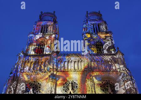 Spektakel in der Kathedrale von Orleans, Centre-Val de Loire, Frankreich, Europa Stockfoto