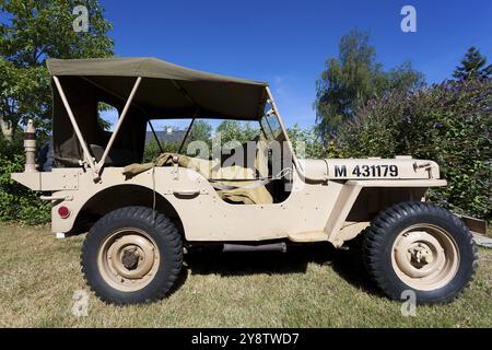 Jeep in Pegasus Bridge, Benouville, Normandie, Frankreich, Europa Stockfoto