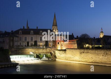 Einbruch der Dunkelheit in Vendome, Loir-et-Cher, Centre-Val de Loire, Frankreich, Europa Stockfoto