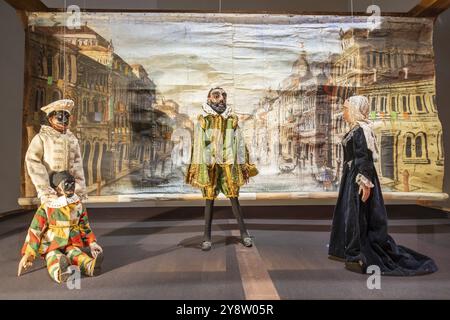 Vintage Puppentheater aus Holz. Alte historische Marionetten Stockfoto