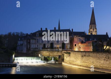 Einbruch der Dunkelheit in Vendome, Loir-et-Cher, Centre-Val de Loire, Frankreich, Europa Stockfoto