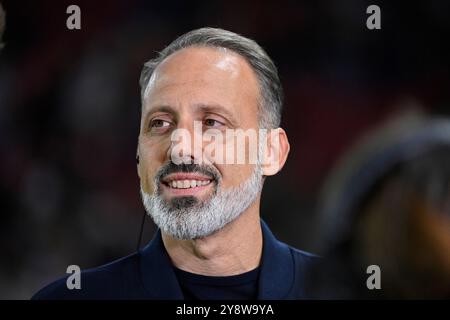 vor Spielbeginn: Trainer Pellegrino Matarazzo TSG 1899 Hoffenheim Portrait VFB STUTTGART VS TSG 1899 HOFFENHEIM 06.10.2024 DFL-VORSCHRIFTEN VERBIETEN JEDE VERWENDUNG VON FOTOGRAFIEN ALS BILDSEQUENZEN UND/ODER QUASI-VIDEO Stockfoto