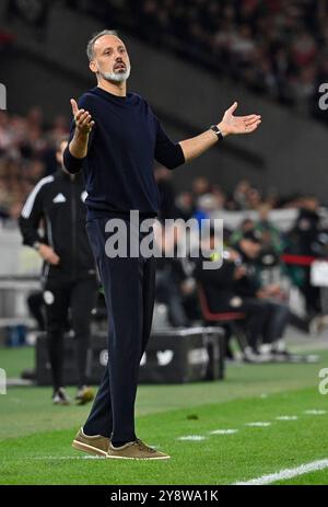 Trainer Pellegrino Matarazzo TSG 1899 Hoffenheim am Spielfeldrand Gestik Geste VFB STUTTGART VS TSG 1899 HOFFENHEIM 06.10.2024 DFL-VORSCHRIFTEN VERBIETEN JEDE VERWENDUNG VON FOTOGRAFIEN ALS BILDSEQUENZEN UND/ODER QUASI-VIDEO Stockfoto