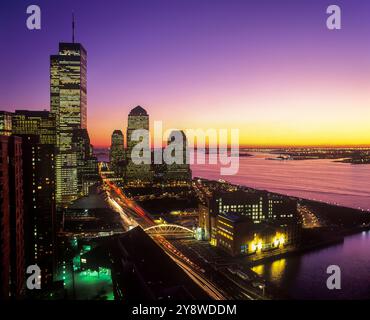 1993 historische Twin Towers (© MINORU YAMASAKI 1973) Downtown Skyline von Lower Manhattan NEW YORK CITY USA Stockfoto