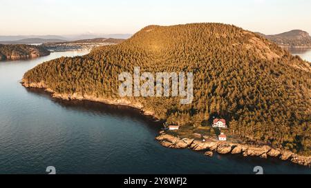 Aus der Vogelperspektive des Burrows Island Lighthouse, Washington State, USA Stockfoto