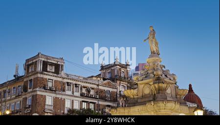 Mumbai, Indien. Nahaufnahme des Flora Fountain in der Abenddämmerung. Der Brunnen In Hutatma Chowk Ist Ein Dekoratives Architektonisches Erbe Stockfoto