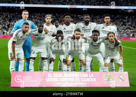 Madrid, Spanien. Oktober 2024. Die Mannschaft von Real Madrid spielte am 5. Oktober 2024 im Santiago Bernabeu Stadion in Madrid, Spanien, während des Spiels La Liga EA Sports zwischen Real Madrid und Villarreal CF. (Foto: Cesar Cebolla/PRESSINPHOTO) Credit: PRESSINPHOTO SPORTS AGENCY/Alamy Live News Stockfoto