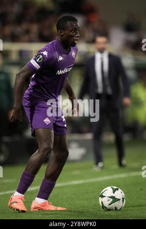 Florenz, Italien. Oktober 2024. Michael Kayode von Fiorentina in Aktion während der UEFA Conference League 2024/2025 League am 1. Spieltag zwischen Fiorentina und den New Saints im Artemio Franchi Stadion - Sport, Fußball - Florenz, Italien - Donnerstag, 3. Oktober 2024 (Foto: Massimo Paolone/LaPresse) Credit: LaPresse/Alamy Live News Stockfoto