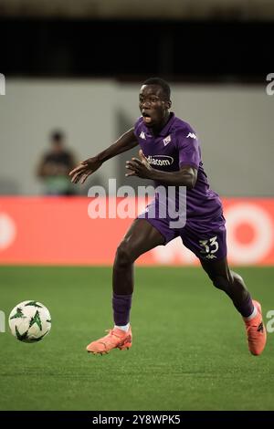 Florenz, Italien. Oktober 2024. Michael Kayode von Fiorentina in Aktion während der UEFA Conference League 2024/2025 League am 1. Spieltag zwischen Fiorentina und den New Saints im Artemio Franchi Stadion - Sport, Fußball - Florenz, Italien - Donnerstag, 3. Oktober 2024 (Foto: Massimo Paolone/LaPresse) Credit: LaPresse/Alamy Live News Stockfoto