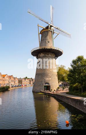 Hohe Turmmmmühle de Vrijheid, erbaut 1785 in der niederländischen Stadt Schiedam. Stockfoto