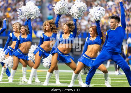 Los Angeles, Usa. Oktober 2024. Die Cheerleader der Los Angeles Rams treten während eines Fußballspiels der NFL gegen die Green Bay Packers im SoFi Stadium auf. Green Bay Packers 24:19 Uhr Los Angeles Rams. Quelle: SOPA Images Limited/Alamy Live News Stockfoto