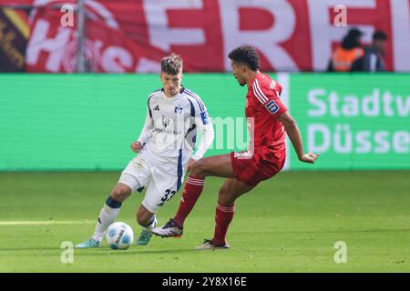 06.10.2024, Fussball, Saison 2024/2025, 2. Bundesliga, 8. Spieltag, Fortuna Düsseldorf - Hamburger SV, Noah Katterbach (Hamburger SV), Emmanuel Iyoha (Fortuna Düsseldorf), Foto: Dennis Ewert/RHR-Foto Stockfoto