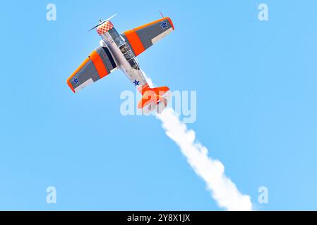 Sivrihisar Eskisehir Turkiye 09 21 2024 1953 NORTH AMERICAN T-6G TEXAN Happy Hour auf der SHG Air Show Stockfoto