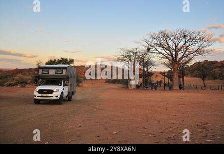 Mapungubwe Hill ist eine der bekanntesten frühesten Zivilisationen im südlichen Afrika und ein beliebtes Reiseziel für Forscher und Touristen Stockfoto